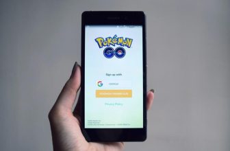 A Guide to Mobile Gaming: Pros, Cons, and Trends